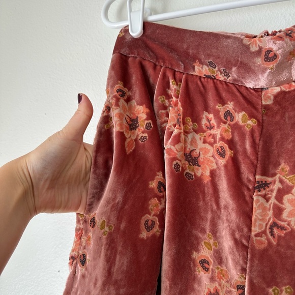 NWOT Anthropologie Pink Velvet Floral Burnout Trousers Medium - Picture 5 of 8